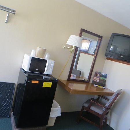 Budget Inn Denison מראה חיצוני תמונה